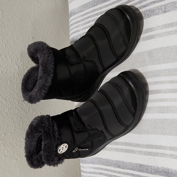 Womens snow boots - Picture 1 of 4